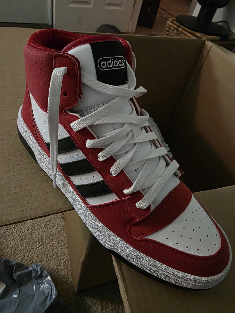 adidas Men10 Women11 High-Top Sneakers in Red and White